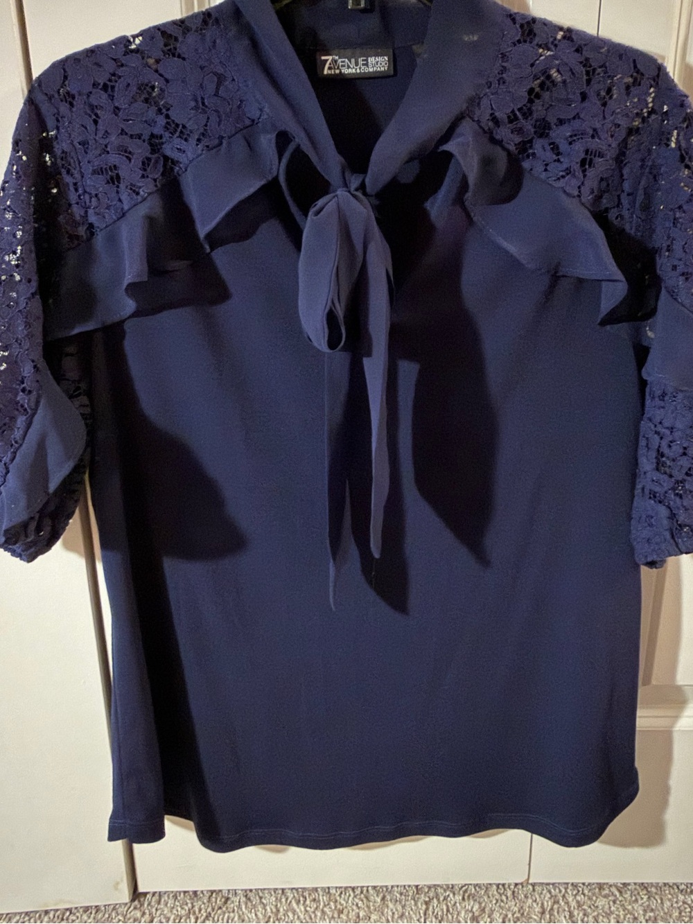 GUC NY & Co 7th Ave neck tie dress shirt. Size L navy blue color.